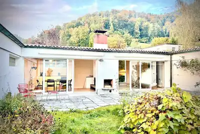 Image de 4. 5-Zimmer Atriumhaus mit Garten, 5 Betten, Parkplatz (15 Minuten von Zürich).