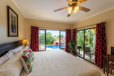 Image de Oceanview condo Steps to Sand in Playa Tamarindo.