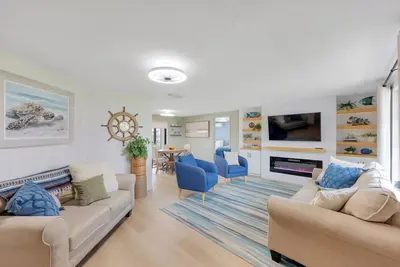 Image de Coastal Oasis ~  Beaches, Parks, Shopping & Entertainment, Pet Friendly