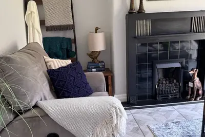 Image de Charming 3-Bedroom, 2 Bathroom home in Urmston, sleeps 5.