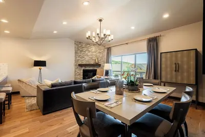 Image de Modern Mountain Luxury Minutes from Skiing & Jordanelle