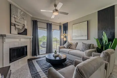 Image de Scottsdale Retreat 2br • Pool • Gym • Free Parking