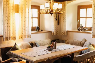 Image de Country estate with chalet character