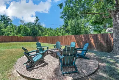 Image de The Hines House- Walk to Baylor/minutes from Downtown