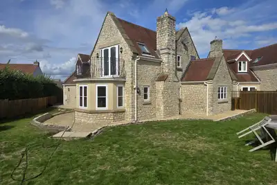 Image de The Mill House, pet friendly, with hot tub in Glastonbury