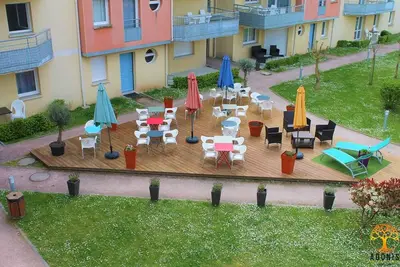 Image de Prime Location! Onsite Parking, Pool, Pets Allowed! Near Plage de Grandcamp!