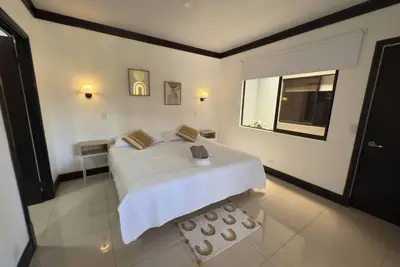 Image de Entièrement équipé • 3 lits • 2 voitures • Aéroport à 20 minutes