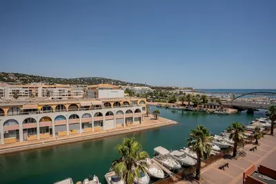 Image de T3 renové à deux pas des plages - terrasse