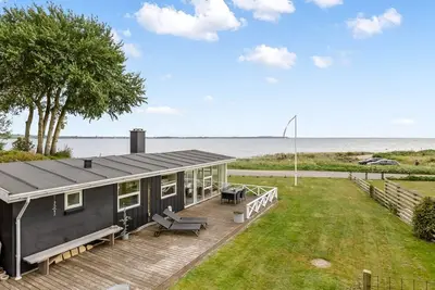 Image de \"Teodosija\" - 20m from the sea by Interhome