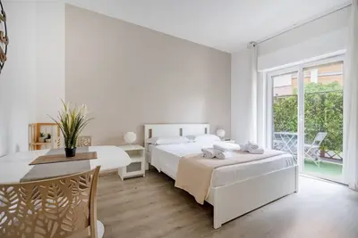 Image de Poggio Suite - Bright City Escape