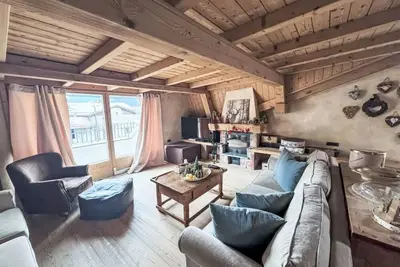 Image de Cozy attic room. Wifi, hot tub, balcony, pets allowed and parking space