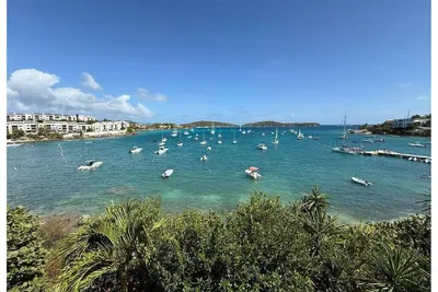 Image de New! - Waterfront, Walk to Beach, Balcony