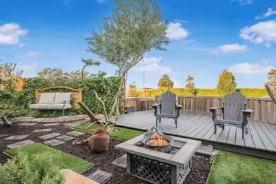 Image de Coastal Retreat - Sauna, Fire Pit & Outdoor Lounge