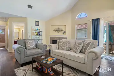 Image de Cozy North Austin Home | Pet-Friendly | Grill | Close to Shopping & Trails