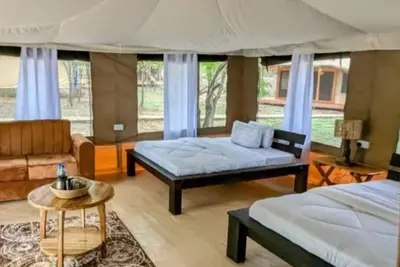 Image de Double G safaris and Camp Mikumi - Luxury Triple Room