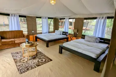 Image de Double G safaris and Camp Mikumi - Luxury Triple Room 4