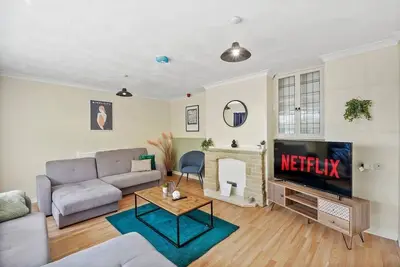 Image de Chic Derbyshire Escape with Games Room – Sleeps 12