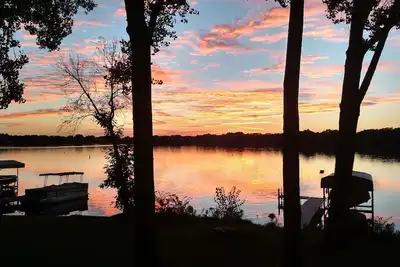 Image de Lake house in Kettle  Moraine Forest with fabulous sunset views-min monthly