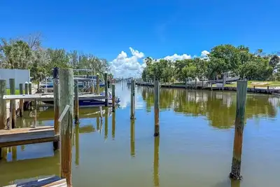 Image de Nautical Nest w/dock