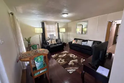 Image de Charming studio/1-bedroom in wonderful Wellhouse with Ac, quiet, neighbourhood.