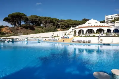 Image de 5-Star Beachfront Resort in Oura Beach! 4 Homely  Units, Indoor and Outdoor Pool