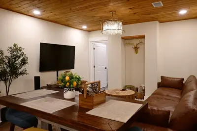 Image de Alterra:Slees 8, Steps to Main St, Serene