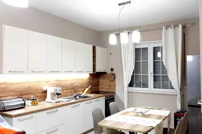 Image de Welcome to our charming hideaway in the vibrant heart of Shkodër