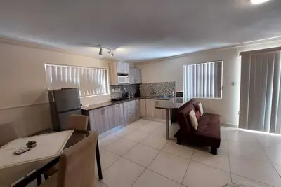 Image de Spacious cosy, self- Catering loft with own entrance in safe & secure area.