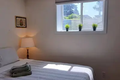 Image de Entire basement, close to CTrain