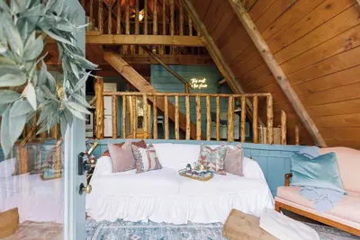 Image de Charming Retreat Near Natural Bridge — Perfect for Friends & Couples