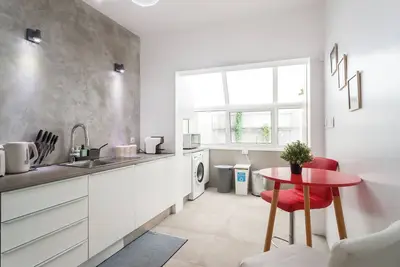 Image de Central & Spacious 2br in Almada • Easy access to Lisbon