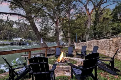 Image de Lakefront Near Schlitterbahn and New Braunfels