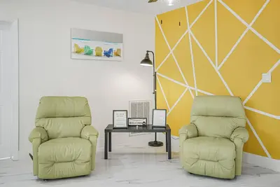 Image de Golden Vibes • Fun for Everyone