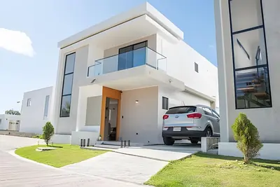 Image de Come and enjoy this beautiful villa! Private pool