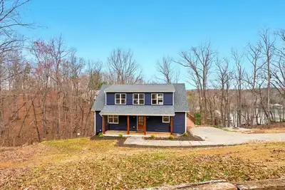 Image de Smith Mountain Cabin Retreat: Hottub, Lake Views, Game Room & Theater