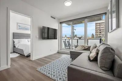 Image de Chic 1br Kensington unit W/Free Ug Parking