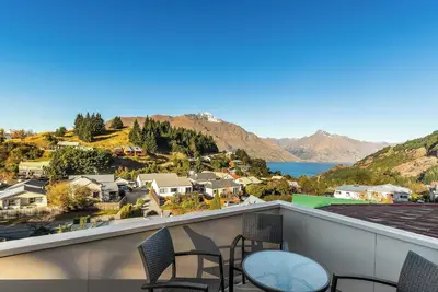 Image de Luxury Villa With Lake Wakatipu & Remarkables Views