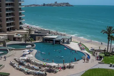 Image de Cabrillo 401 Luxurious 3br Condo at Las Palomas Phase 2