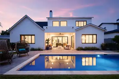 Image de Breeze- Pool- Walk 2 Restaurants- Mins 2 Old Town!