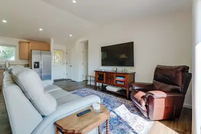 Image de Quiet Home w/ Yard: 2 Mi to Mall & Sparks Marina!