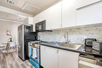 Image de Extended Stay Comfort • 1br Near Downtown & Medical Center