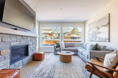 Image de Aurora Luxe - Stunning Townhouse Private Hot Tub