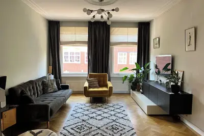 Image de Stylish & luxurious 3-Br apartment with roof terrace near Rai - also long term