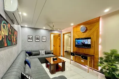 Image de Luxe Suite 2 Bed Apartment by Lux Haven Stays Near Gulberg - Centrally Located