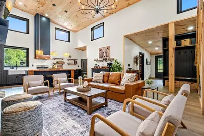 Image de Creekside Luxury • 3 Ensuite Bedrooms