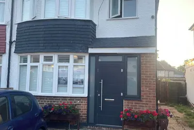 Image de Spacious 4-bed House nr Allianz Stadium, 20 mins to London and Lhr