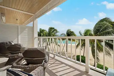 Image de Luxury Beachfront 4-Br Villa in Palm Cay • Gated Community