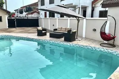 Image de Spacious 6-bedroom villa in charming Accra with Ac