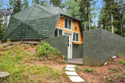 Image de New! Charming Cabin w/ Scenic Views near Uc Health