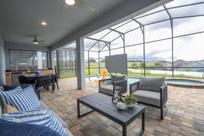 Image de 9 Bed | 6 Bath High-End Villa GamesRoom